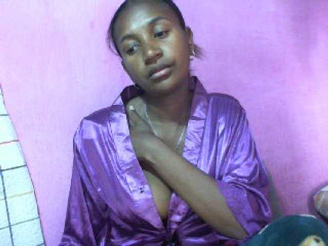 Mynah live cam on BongaCams