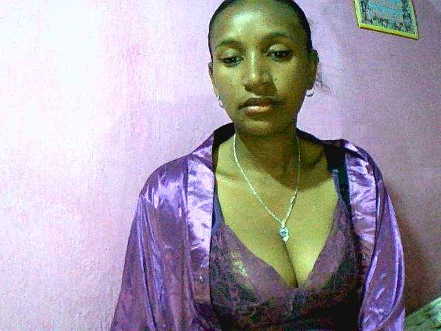 Mynah live cam on BongaCams