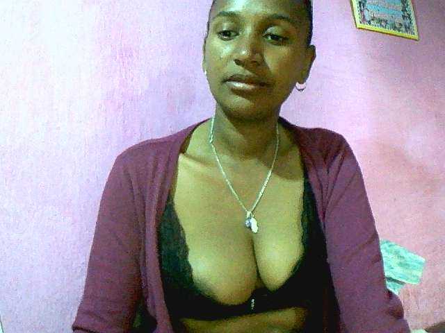 Mynah live cam on BongaCams