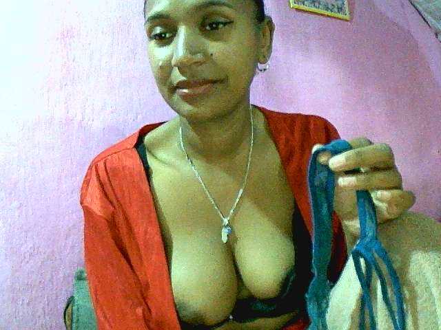 Mynah live cam on BongaCams