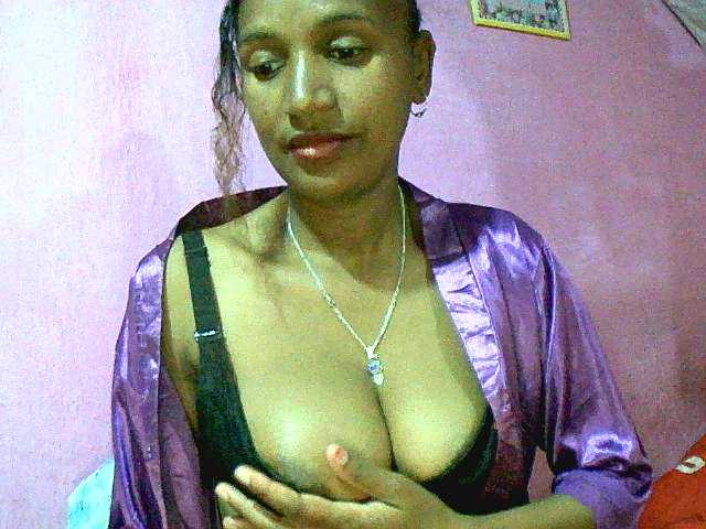 Mynah live webcam show