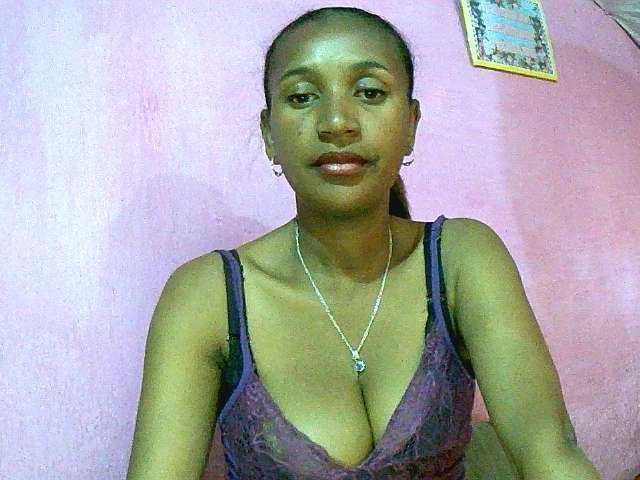 Mynah live cam on BongaCams