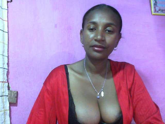Mynah live cam on BongaCams