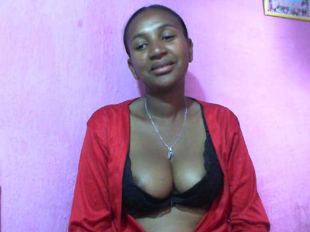Mynah live cam on BongaCams