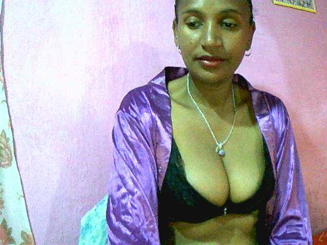 Mynah live webcam show