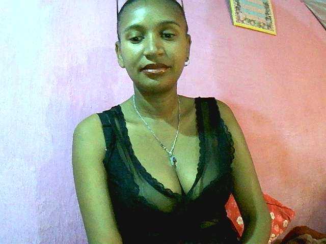 Mynah live cam on BongaCams