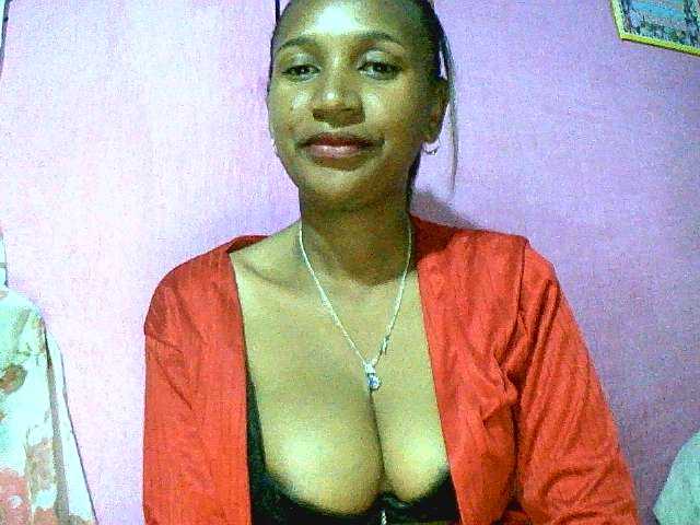 Mynah live cam on BongaCams