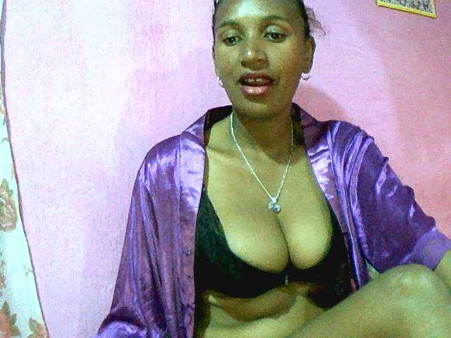 Mynah live webcam show