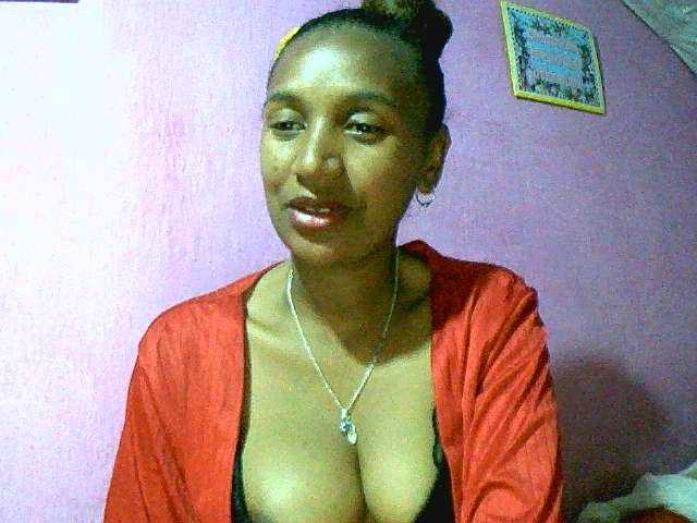 Mynah live webcam show