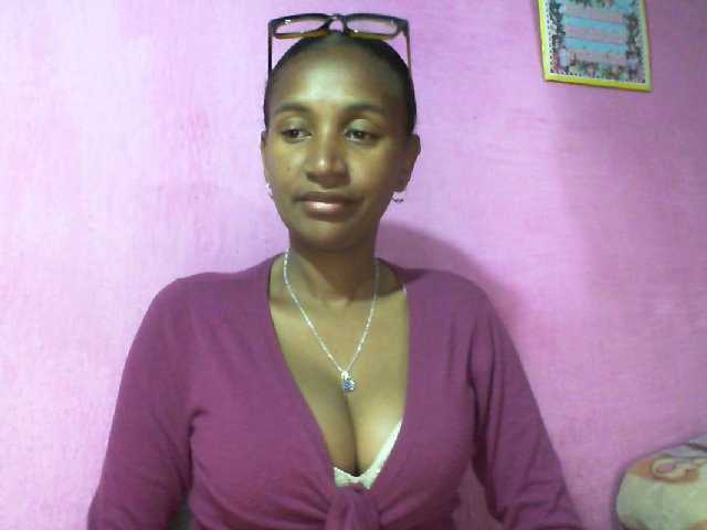 Mynah live cam on BongaCams