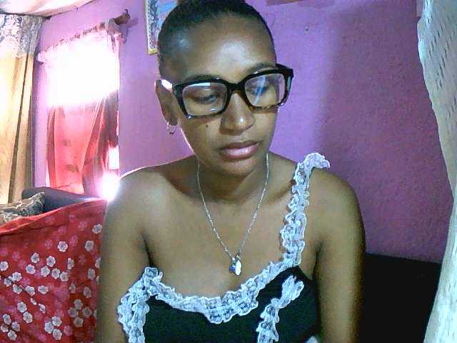 Mynah live cam on BongaCams