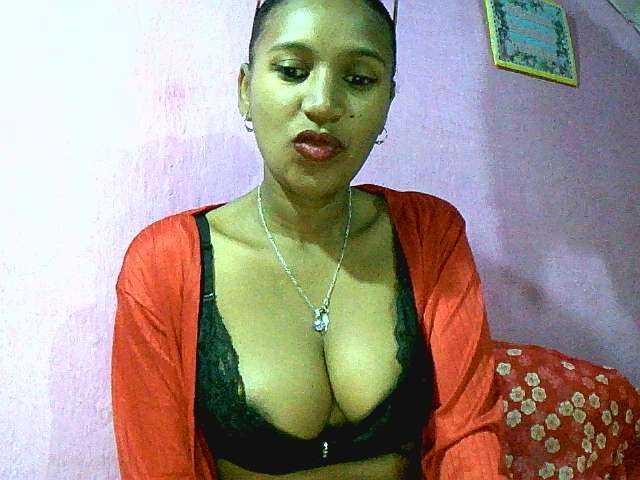 Mynah live cam on BongaCams