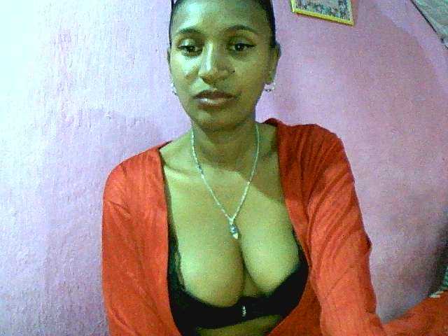Mynah live cam on BongaCams