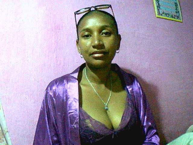 Mynah live cam on BongaCams