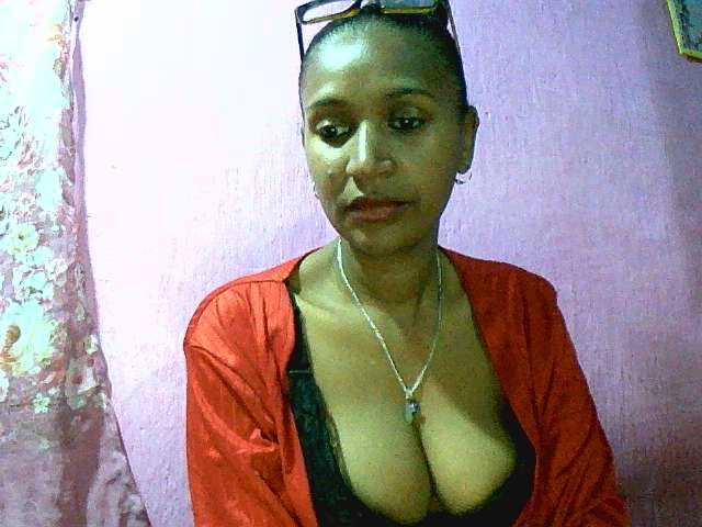 Mynah live cam on BongaCams