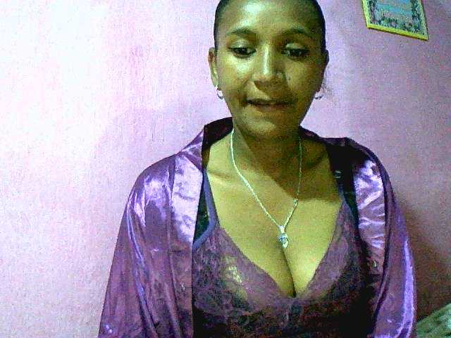 Mynah live cam on BongaCams