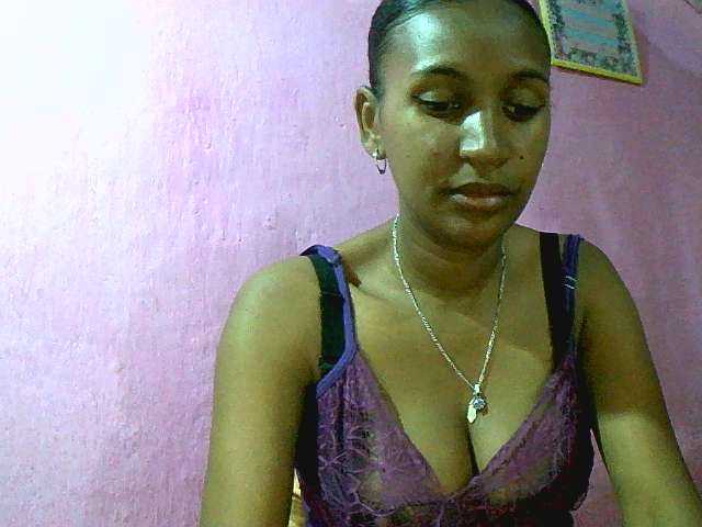 Mynah live cam on BongaCams