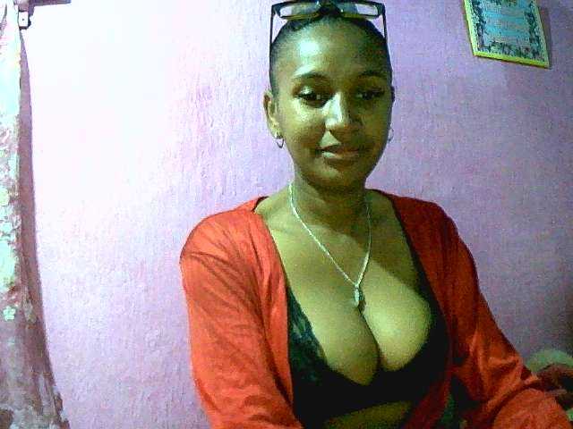 Mynah live cam on BongaCams