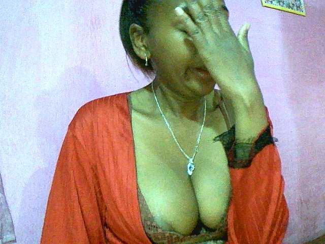 Mynah live cam on BongaCams
