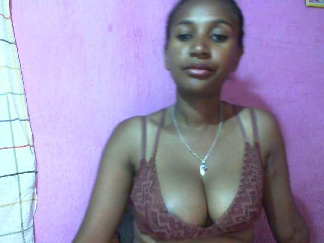 Mynah live cam on BongaCams