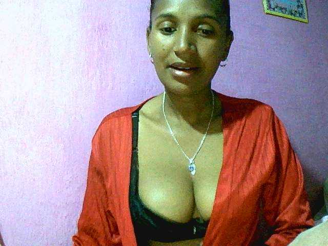 Mynah live webcam show
