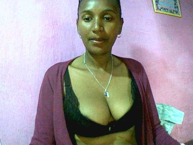 Mynah live webcam show