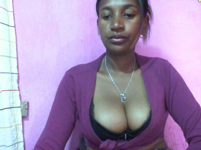 Mynah live cam on BongaCams