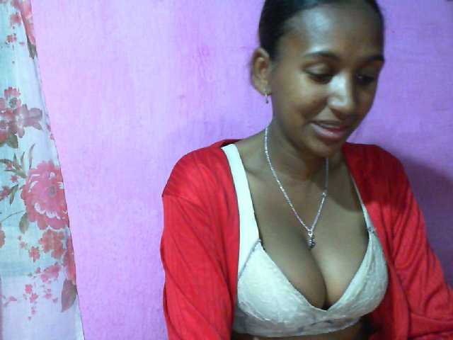 Mynah live cam on BongaCams