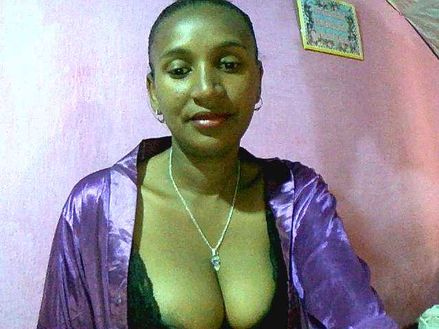 Mynah live webcam show