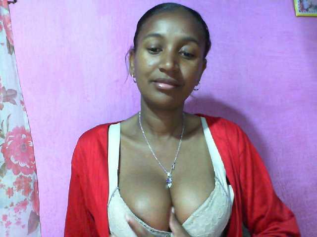 Mynah live cam on BongaCams