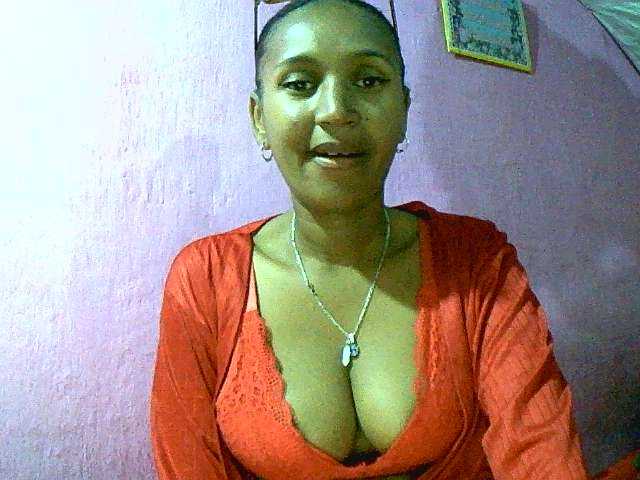 Mynah live cam on BongaCams
