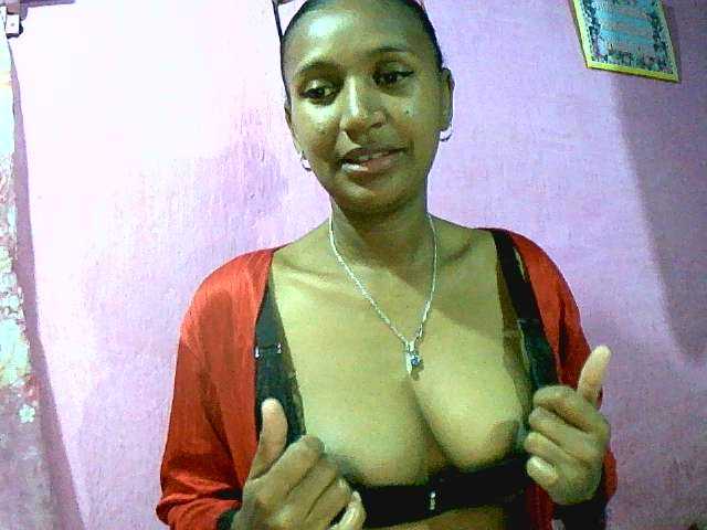 Mynah live cam on BongaCams