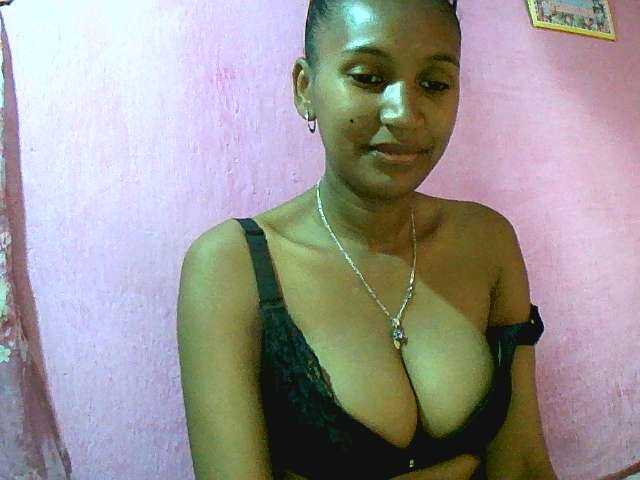 Mynah live cam on BongaCams