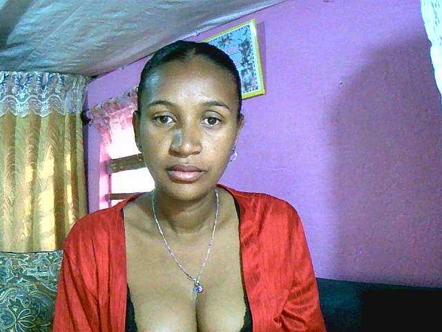 Mynah live cam on BongaCams