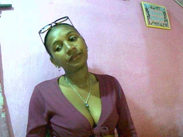 Mynah live cam on BongaCams