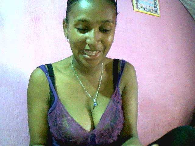 Mynah live cam on BongaCams