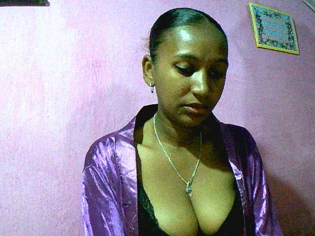 Mynah live cam on BongaCams