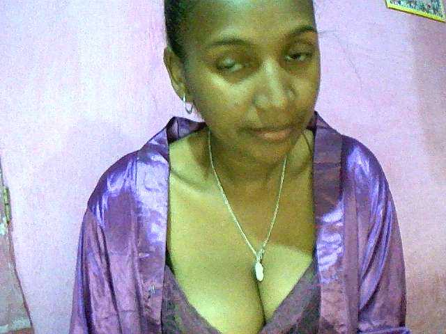 Mynah live cam on BongaCams