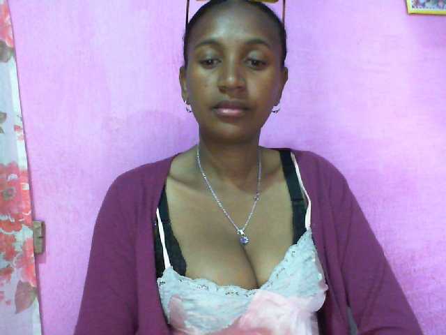 Mynah live cam on BongaCams