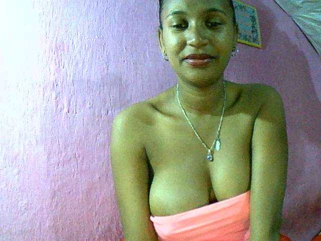 Mynah live cam on BongaCams