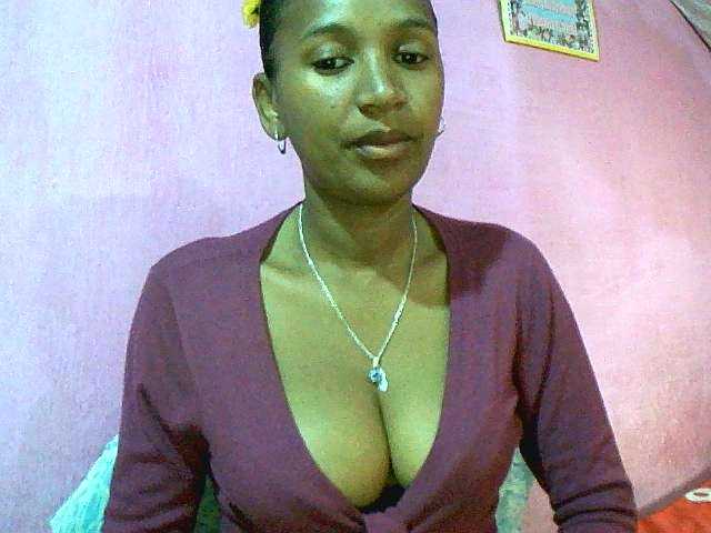 Mynah live cam on BongaCams