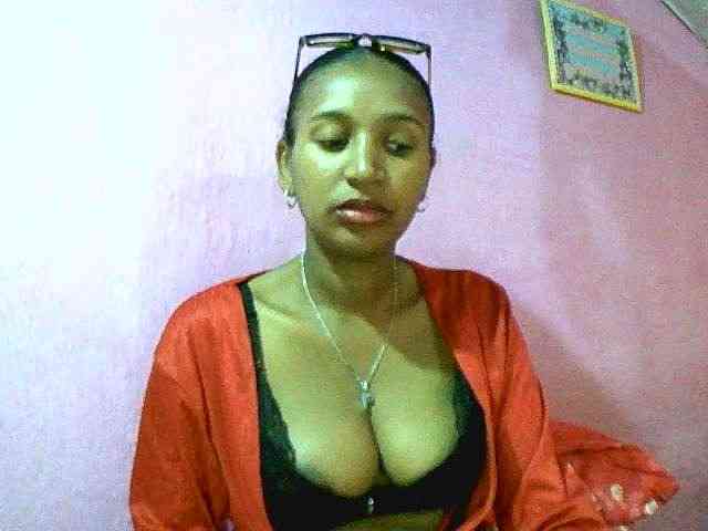 Mynah Live Webcam on BongaCams