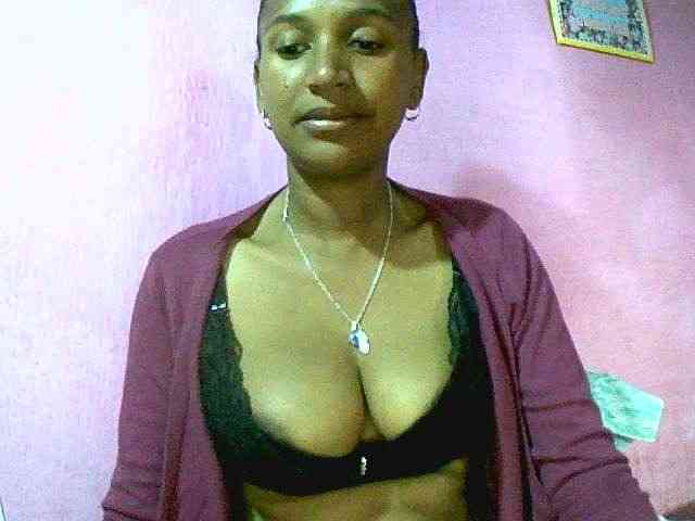Mynah Sex Cam Show