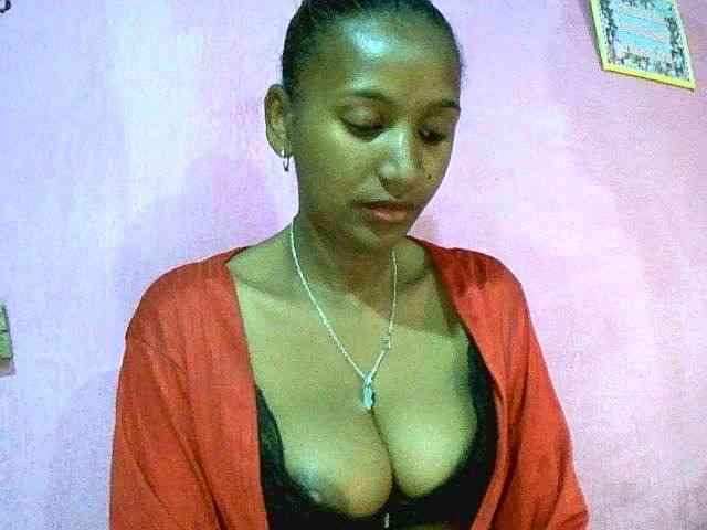 Mynah Live Webcam on BongaCams