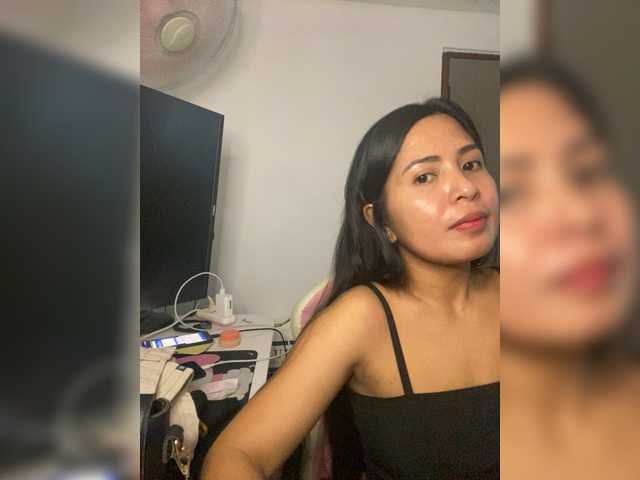 Riri77 webcam bongacams model stream image