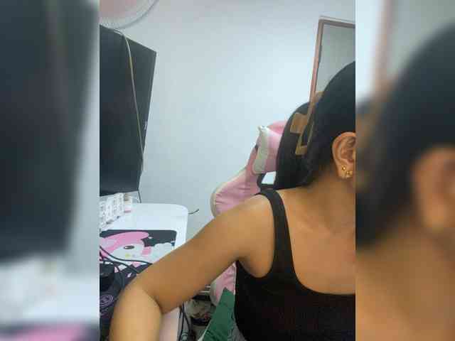 Riri77 webcam