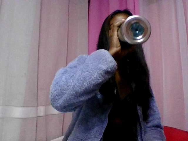 Kitaniah live cam on BongaCams