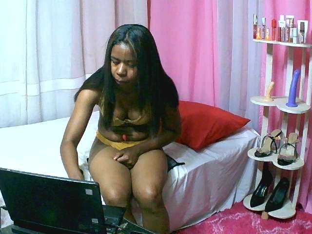 Kitaniah live cam on BongaCams