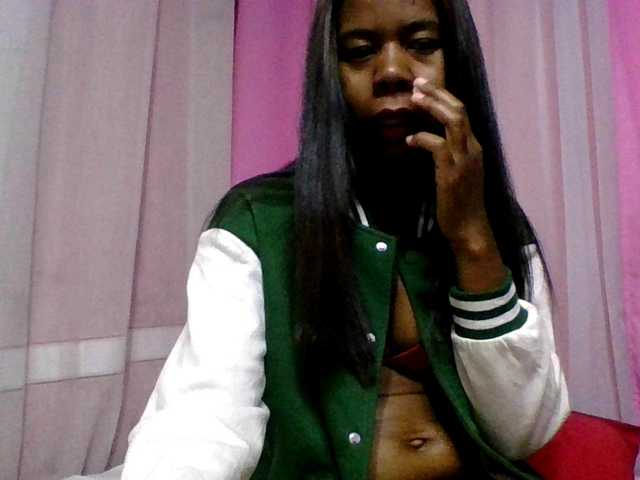 Kitaniahbb live cam on BongaCams