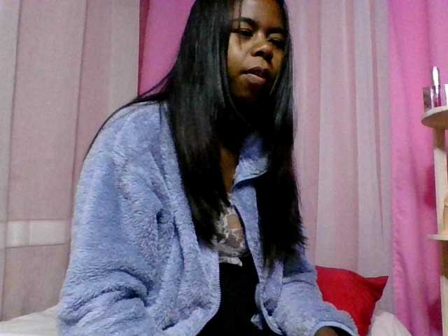 Kitaniah live cam on BongaCams
